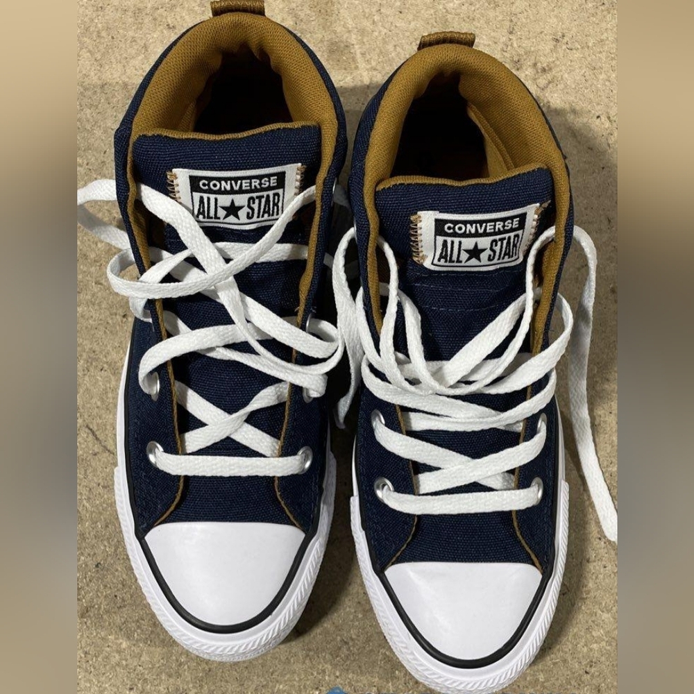 Converse Dark Blue High Tops IOB Women's Size 7